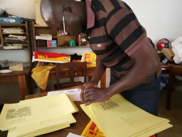 B tu diid kadaaɔg kul po g liɛ diɛni nyiɛ ŋanu u? / Contrôle d'impression. / Printing control.