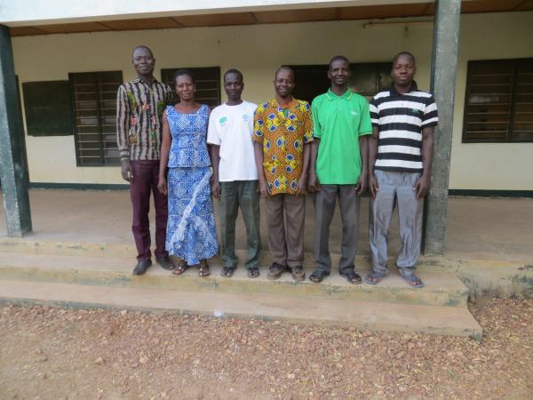 ATAPEB tuonsunna nba suun ciɛnm kalaatu tuonn. / Les alphabétiseurs de l'ATAPEB. / ATAPEB literacy workers. ATAPEB tuonsunna nba suun ciɛnm kalaatu tuonn. / Les alphabétiseurs de l'ATAPEB. / ATAPEB literacy workers.